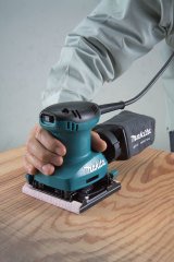 MAKİTA BO4557 AVUÇ İÇİ TİTREŞİMLİ ZIMPARA MAKİNESİ